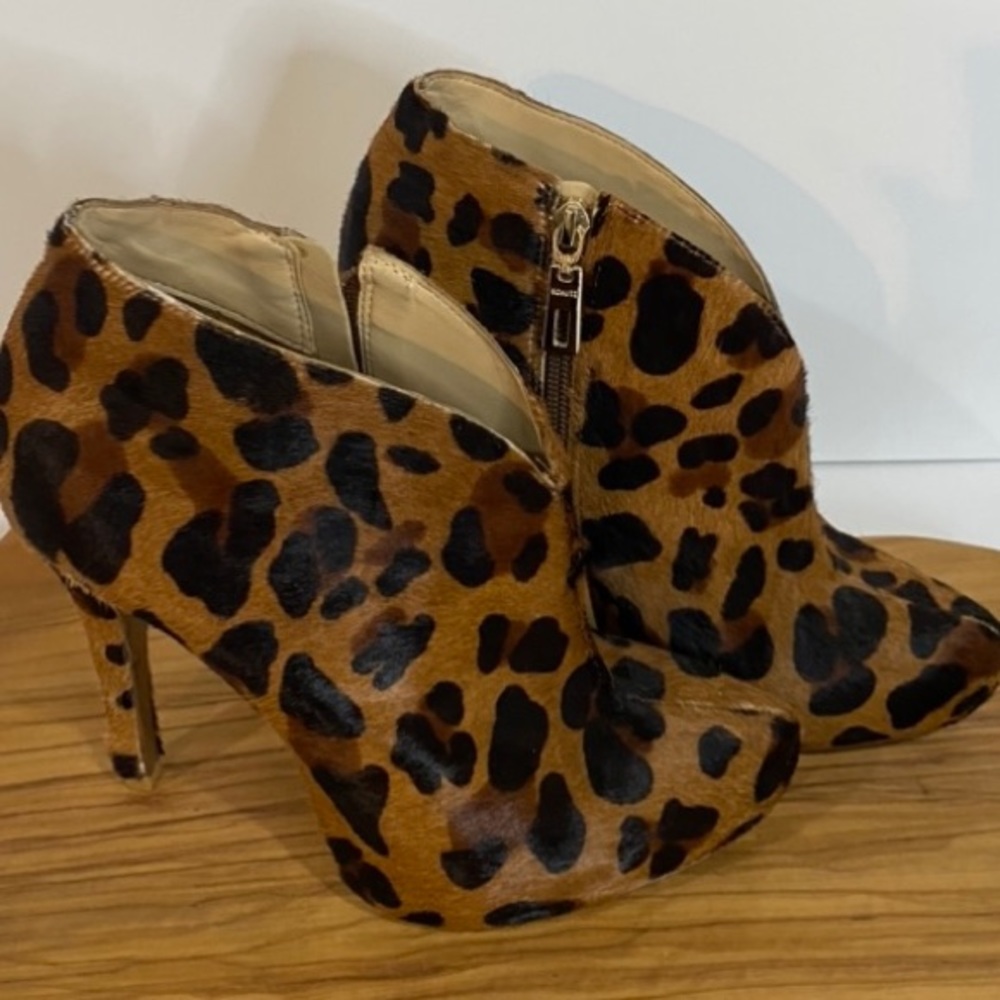 ! Schulz Sexy Leopard 🐆 5’ heel Boots-Size 8 - Picture 6 of 16